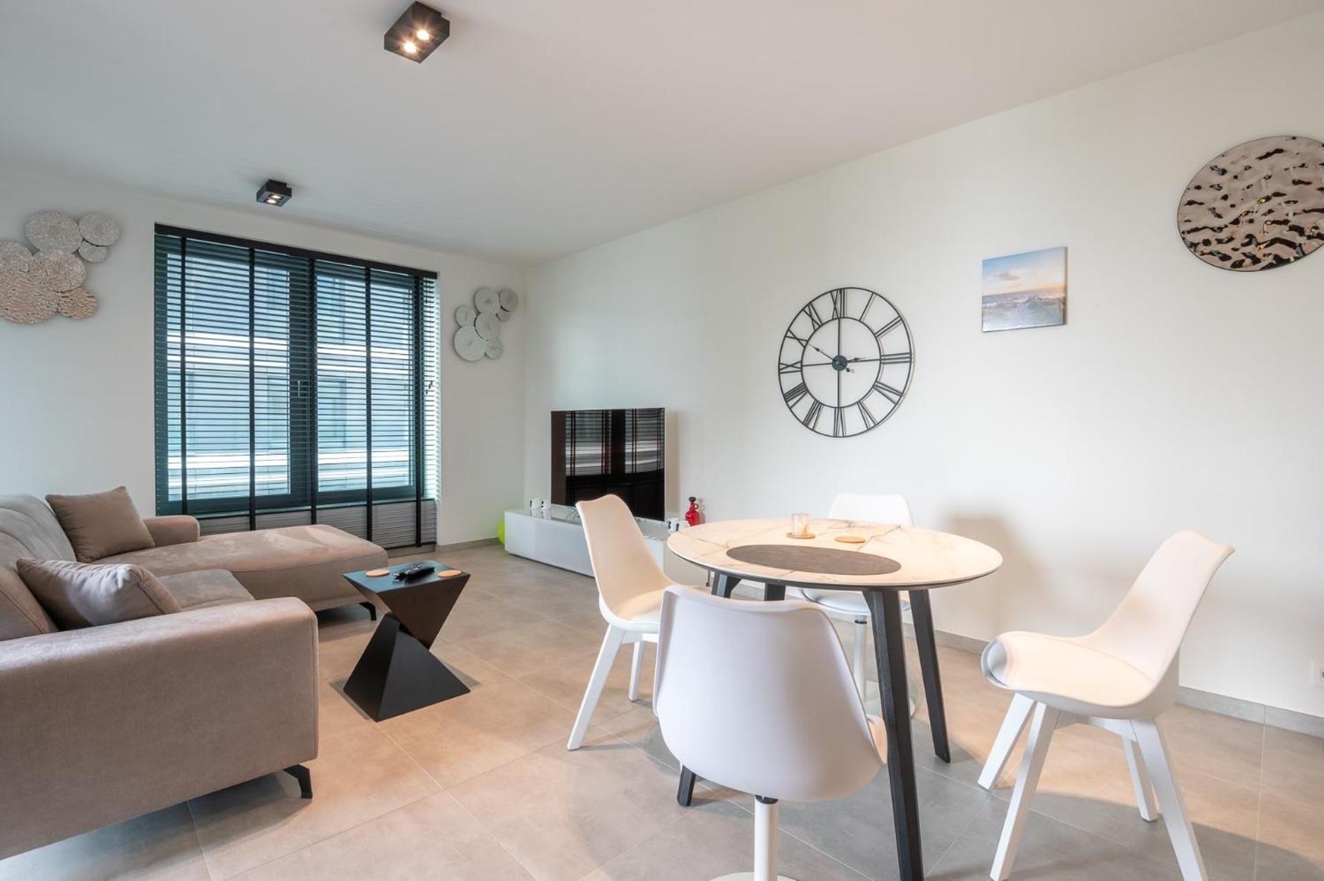 Marvelous And Luxurious With Parking Ostende