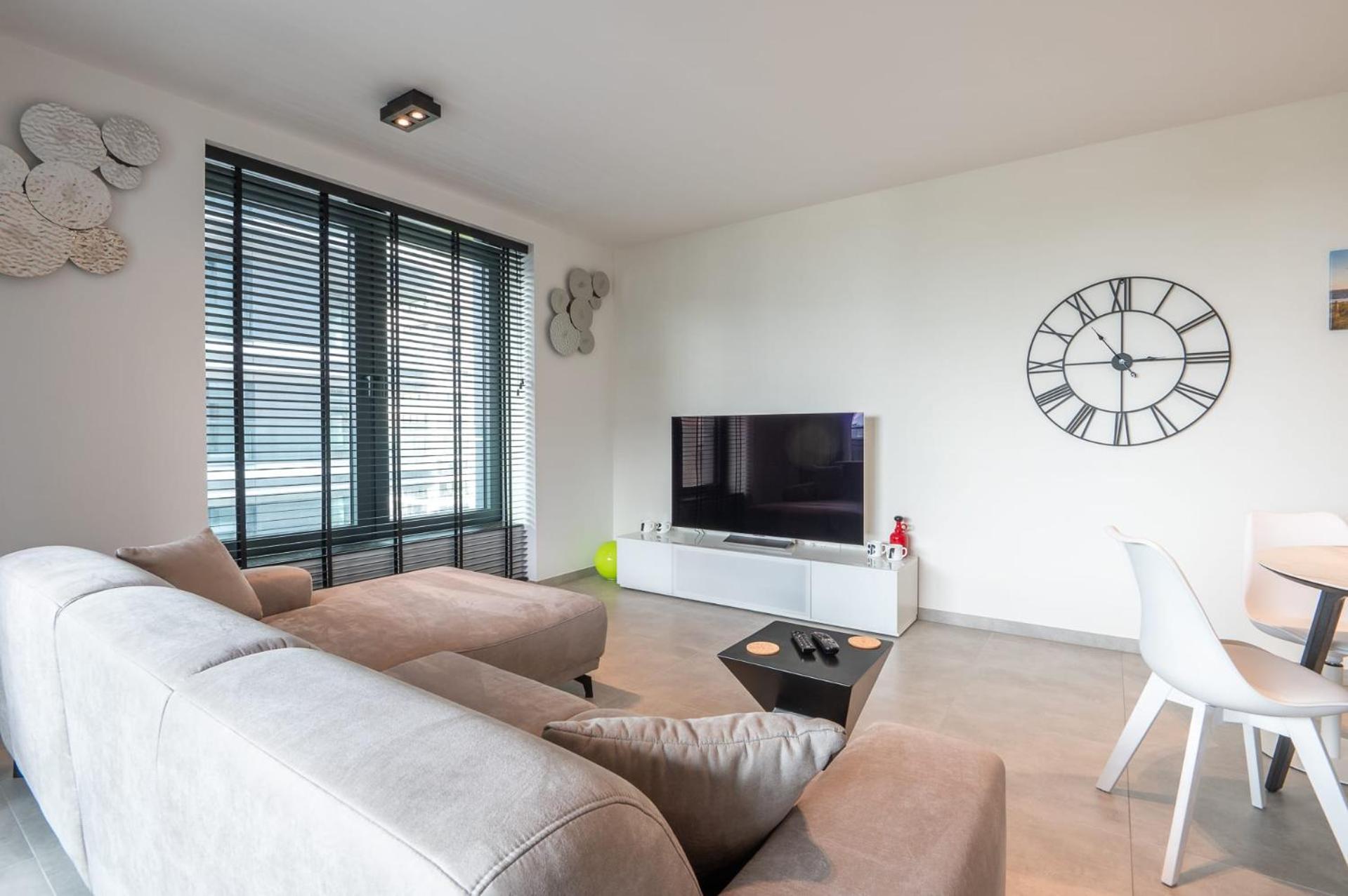 Marvelous And Luxurious With Parking * Ostende